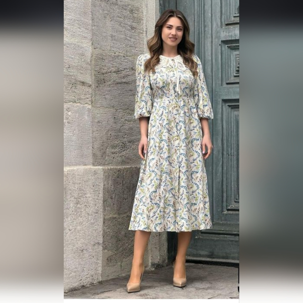 Espiga Floral Midi Dress  Cream and Blue lace Collar EU 38